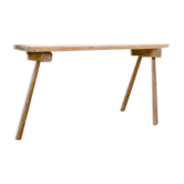 Tripod farm stool