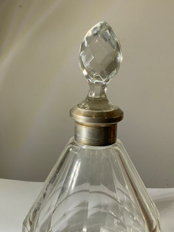 Flacon ancien en cristal col en argent poinçonné art déco à facettes