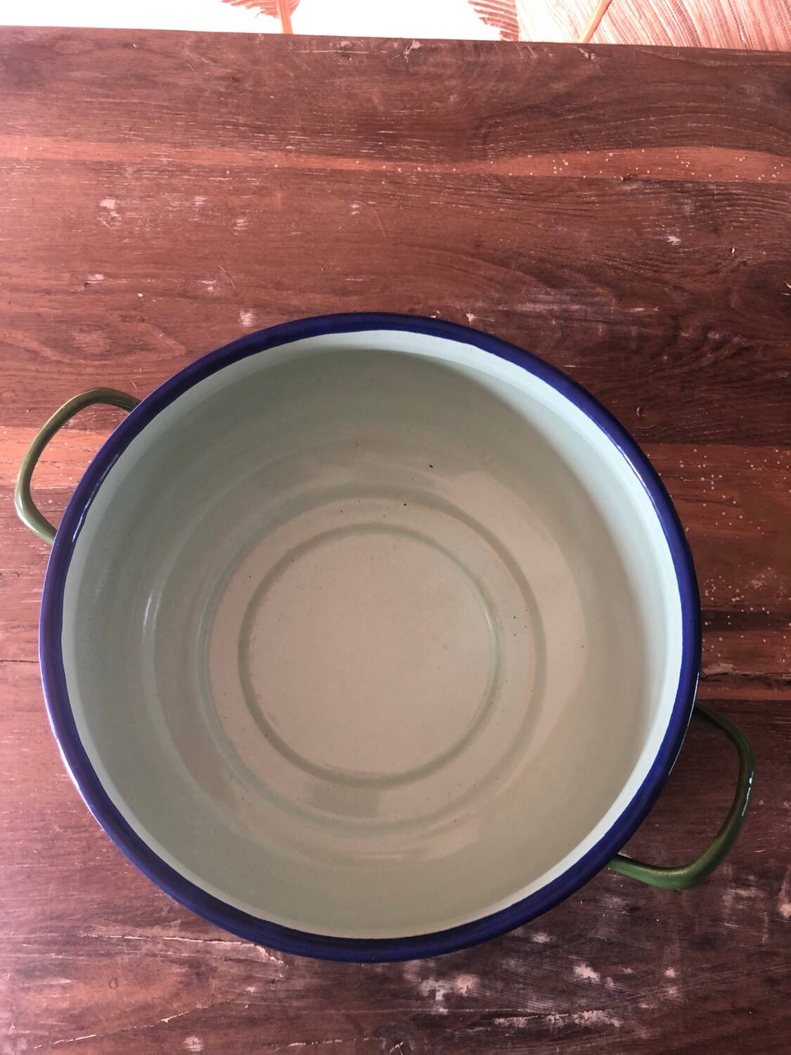 Enamelled sheet tureen