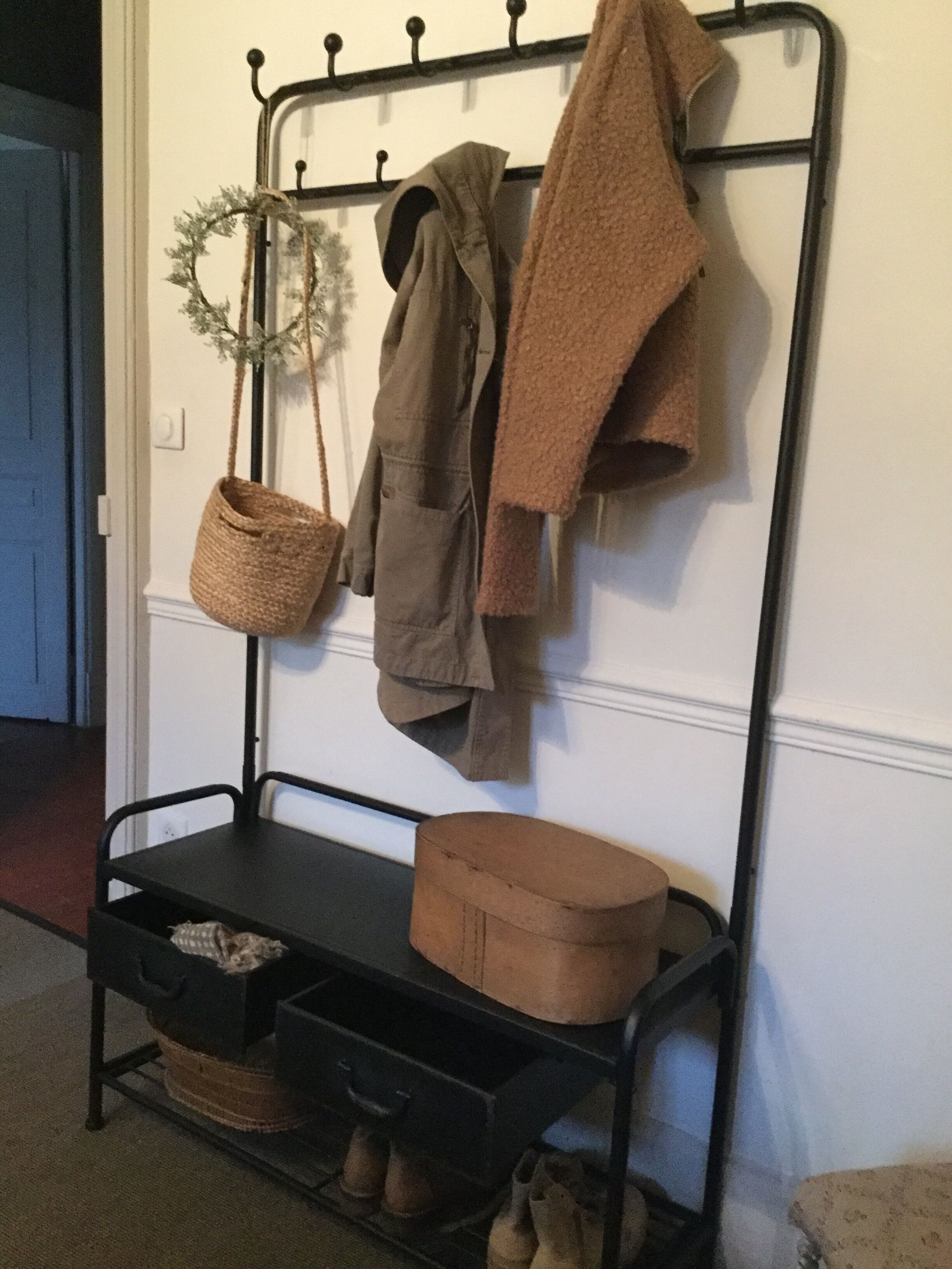 Coat holder