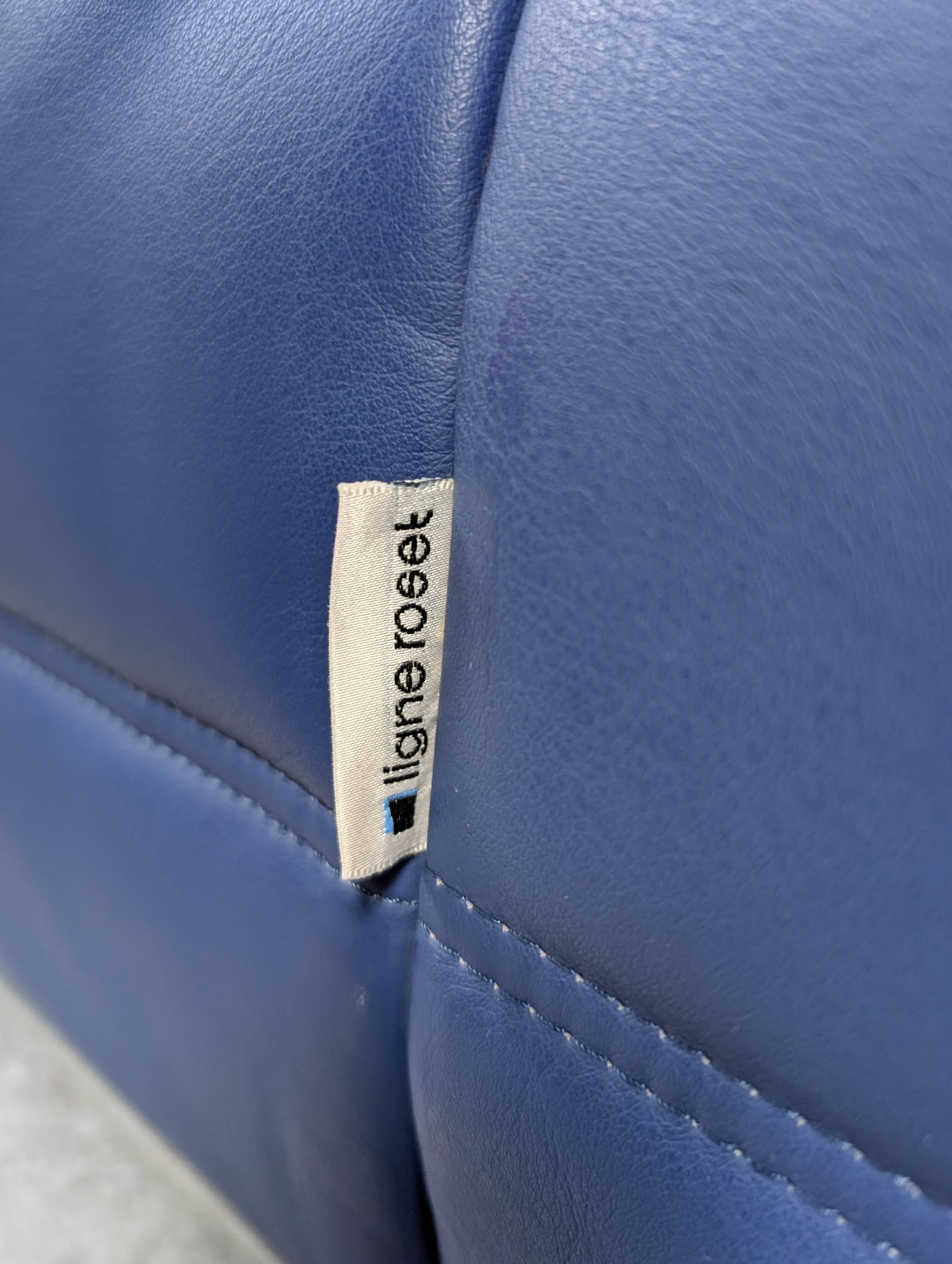 Canapé 3 places Michel Ducaroy Togo en cuir bleu Ligne Roset France années 1980