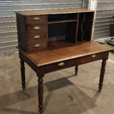 Bureau à multiples rangements