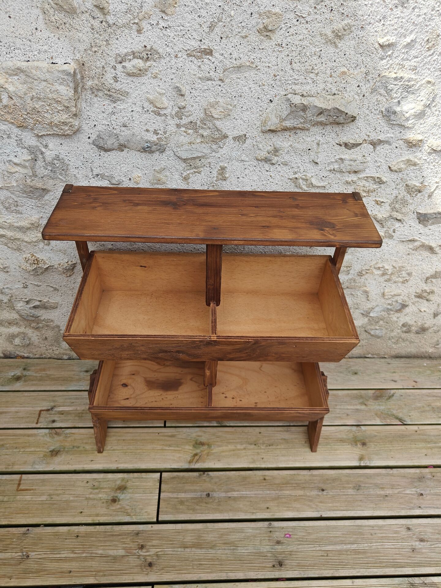 Kitchen unit with compartments, vegetable rack