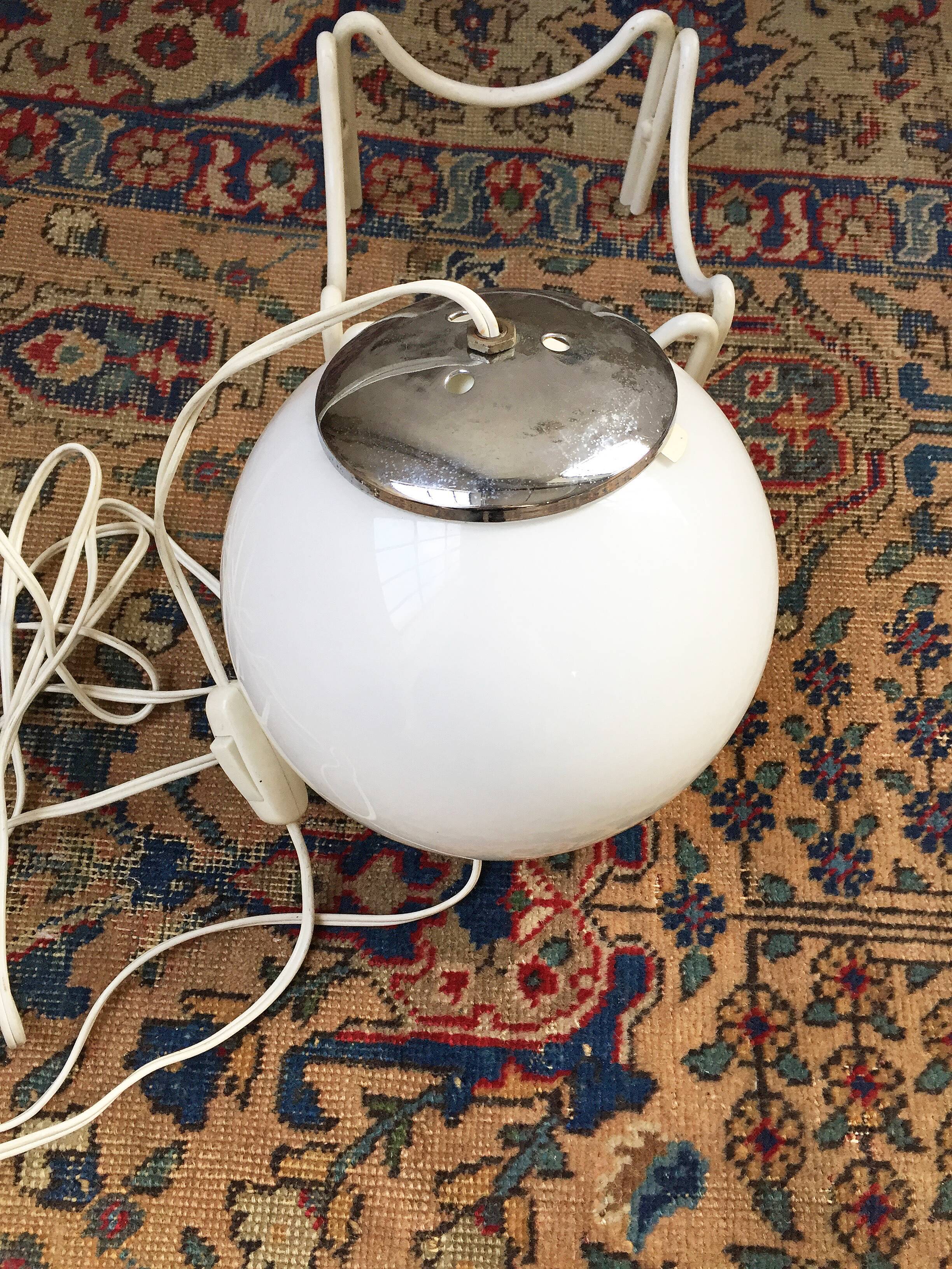 Lamp ball vintage tripod support