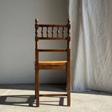 Chaise classique ancienne en bois et cannage