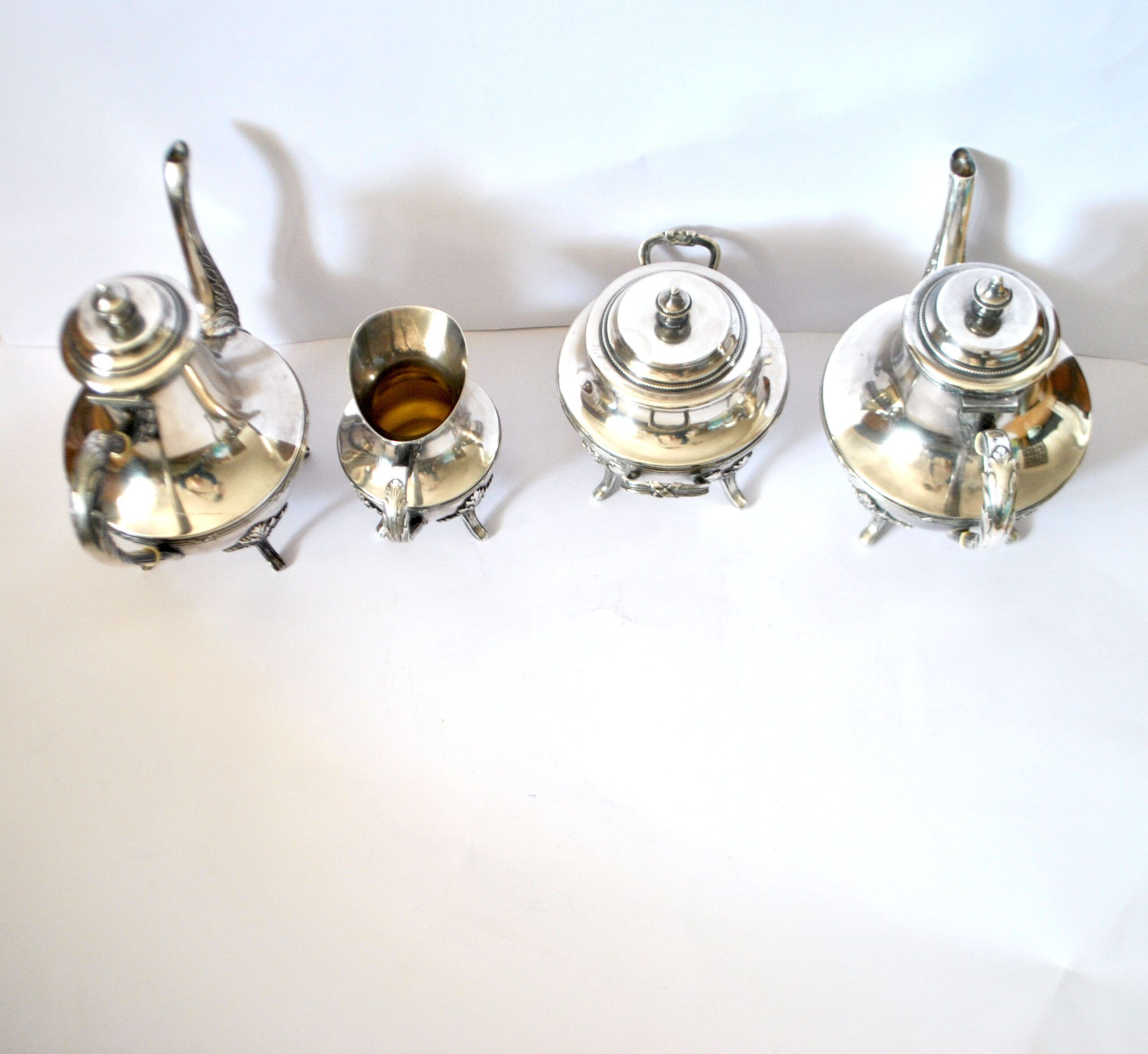 Antique coffee service, teapot and coffee pot in silver-plated metal with acanthus leaf decoration - silversmith A. Frenais.
