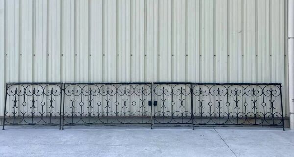 Grille de jardin et portillon en fer forgé des années 1950 - 5m20