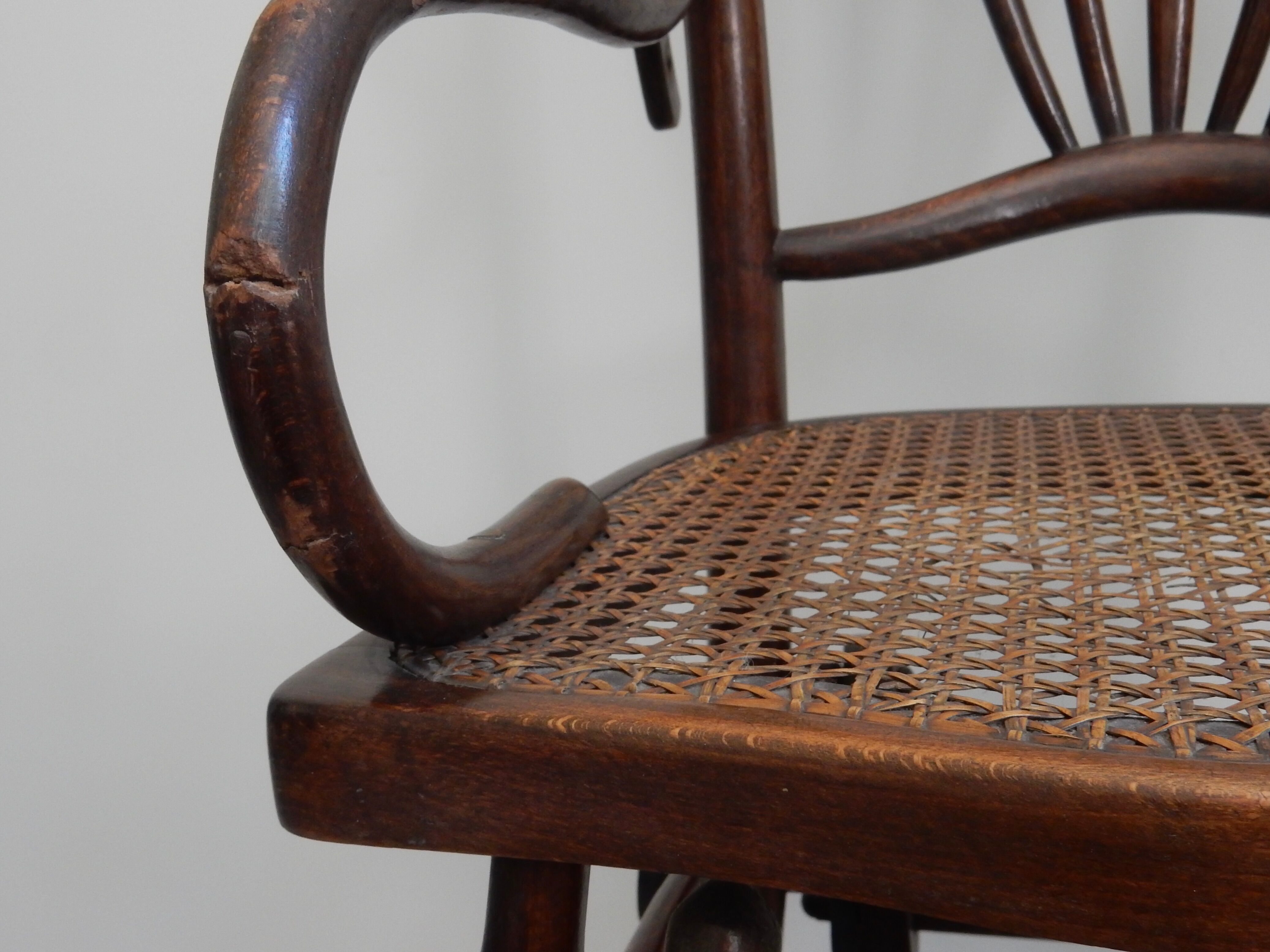 High modular baby chair in early 1900