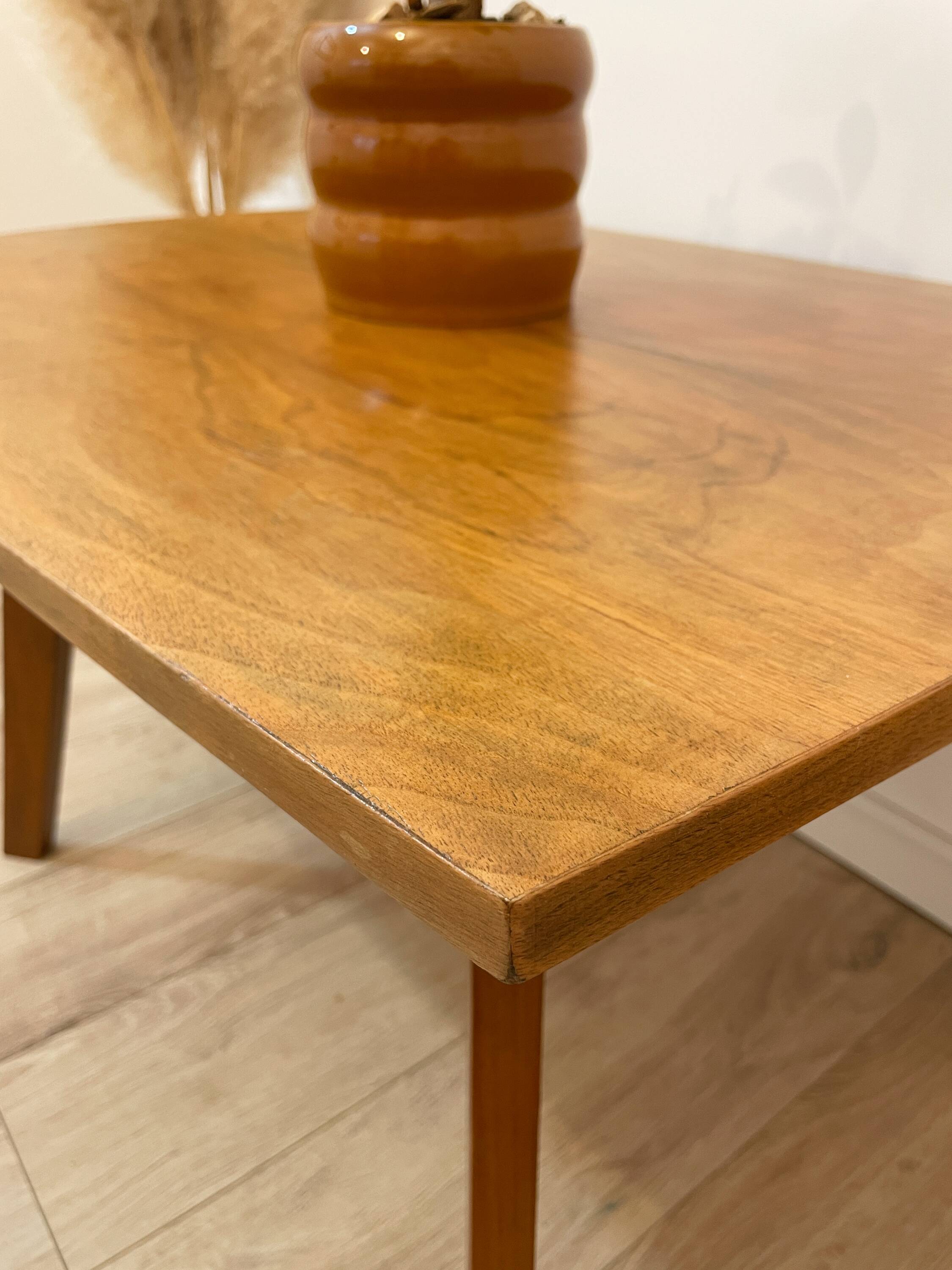 Solid wood coffee table, splayed legs - 1960s