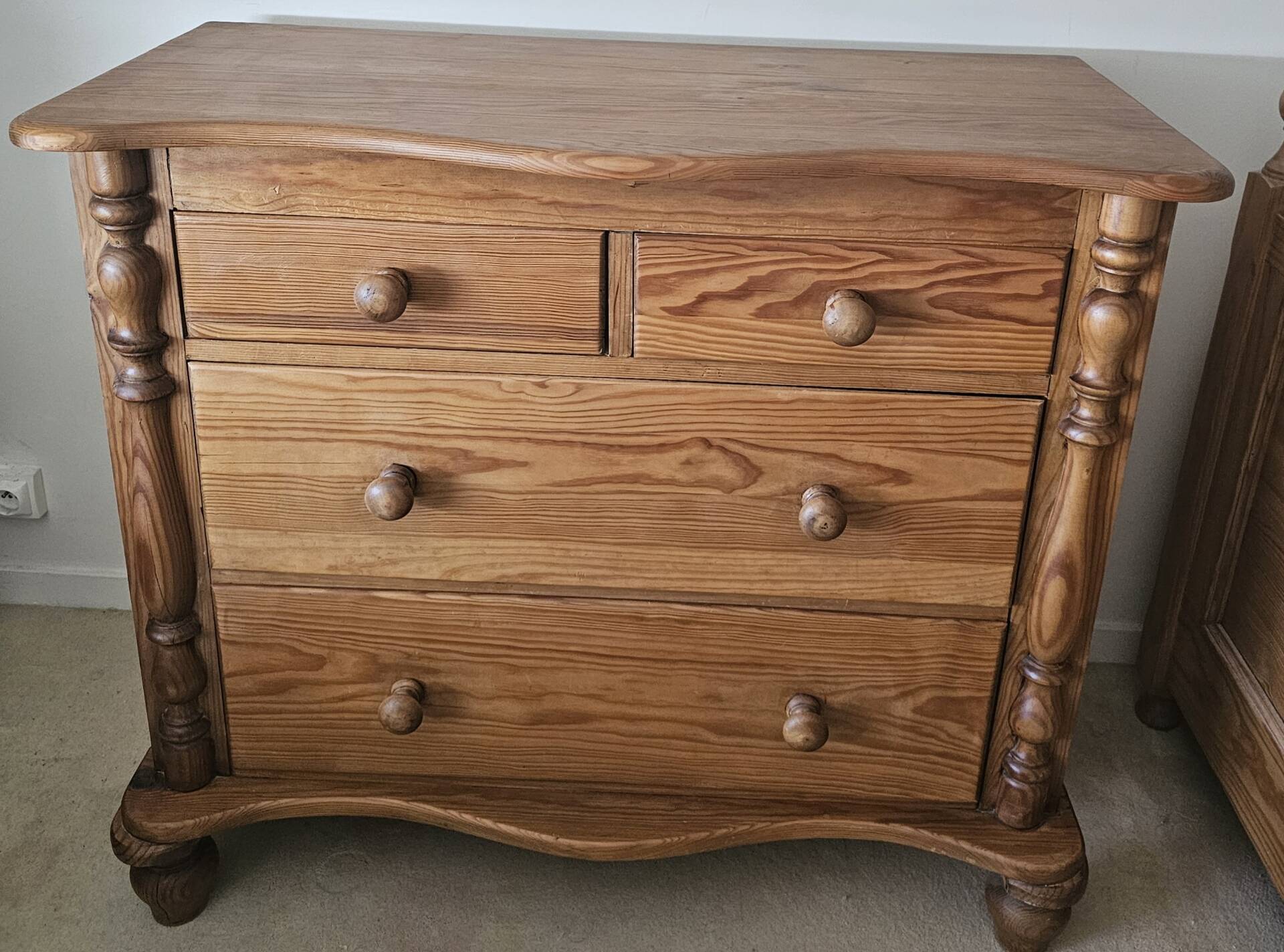 Solid pine chest of drawers