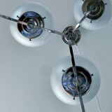 Lampe art déco en argent avec trois abat-jours en forme de sphère