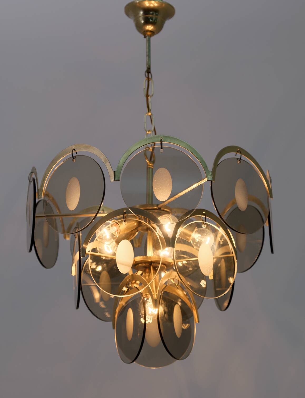 Gino Vistosi Mid-Century Modern Amber Glass and Brass Chandelier, 1970s