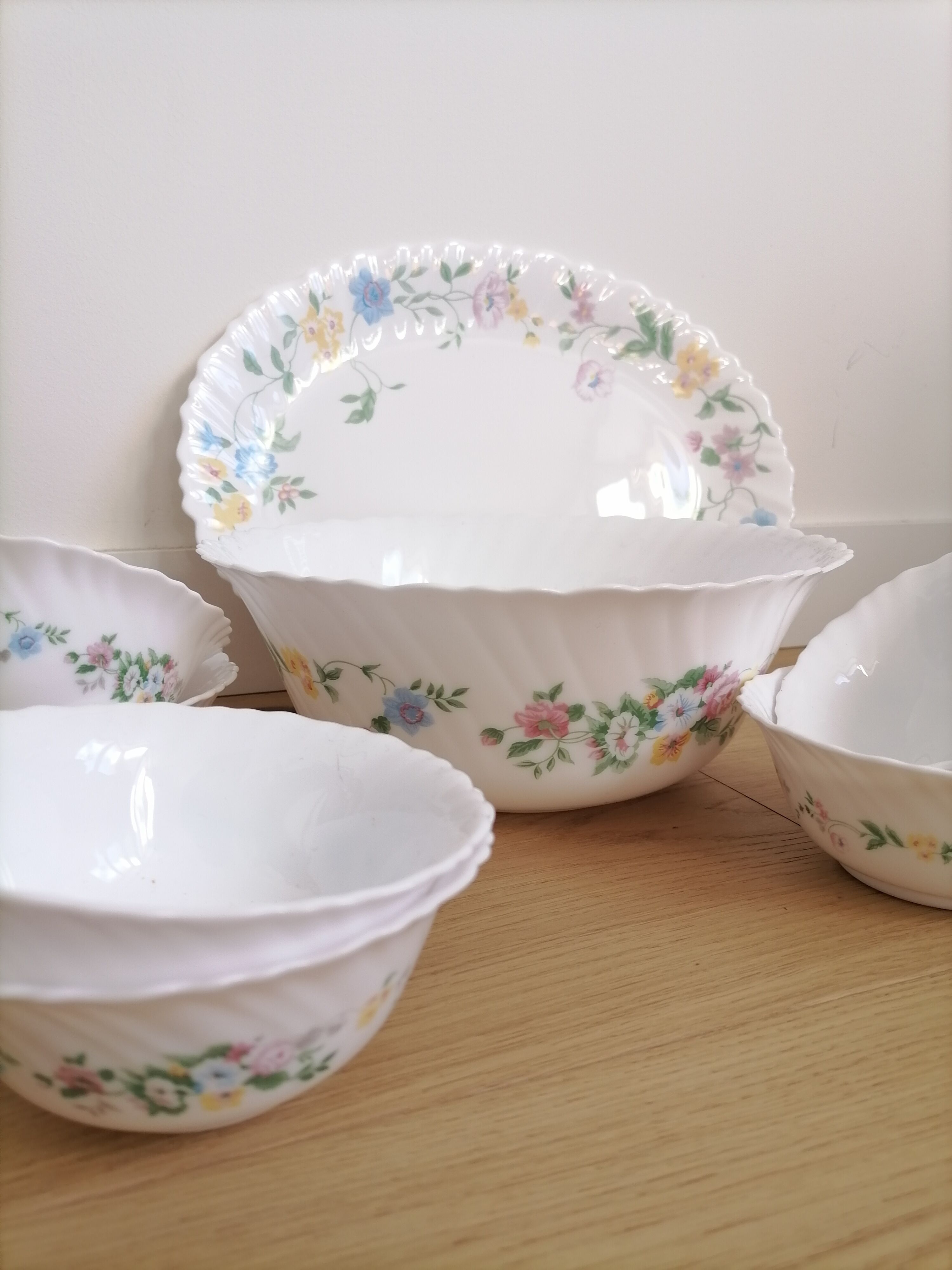 Arcopal salad bowl Victoria model