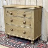 English chest of drawers late nineteenth in fir