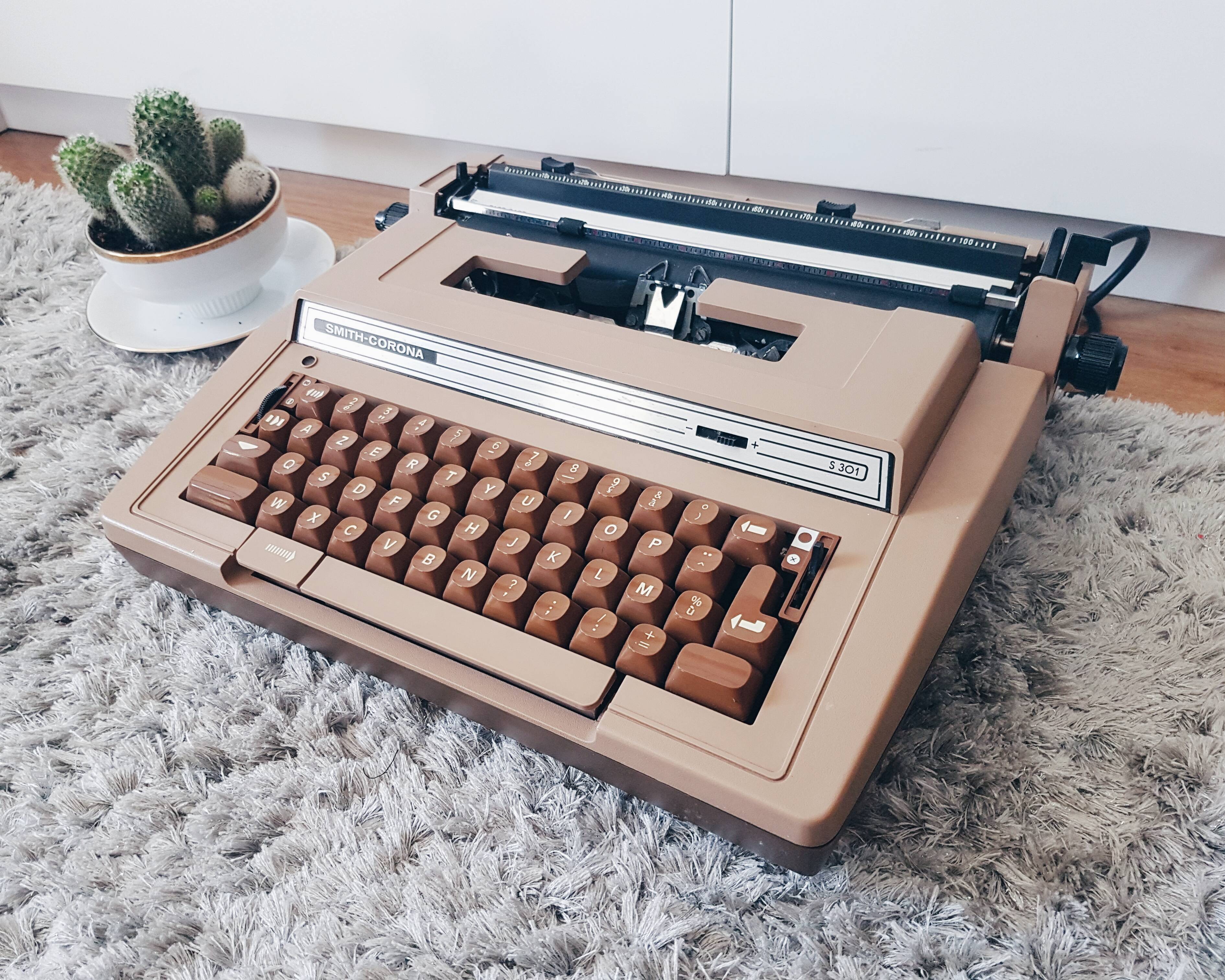 Smith Corona Electric S301 80s Electric Writing Machine