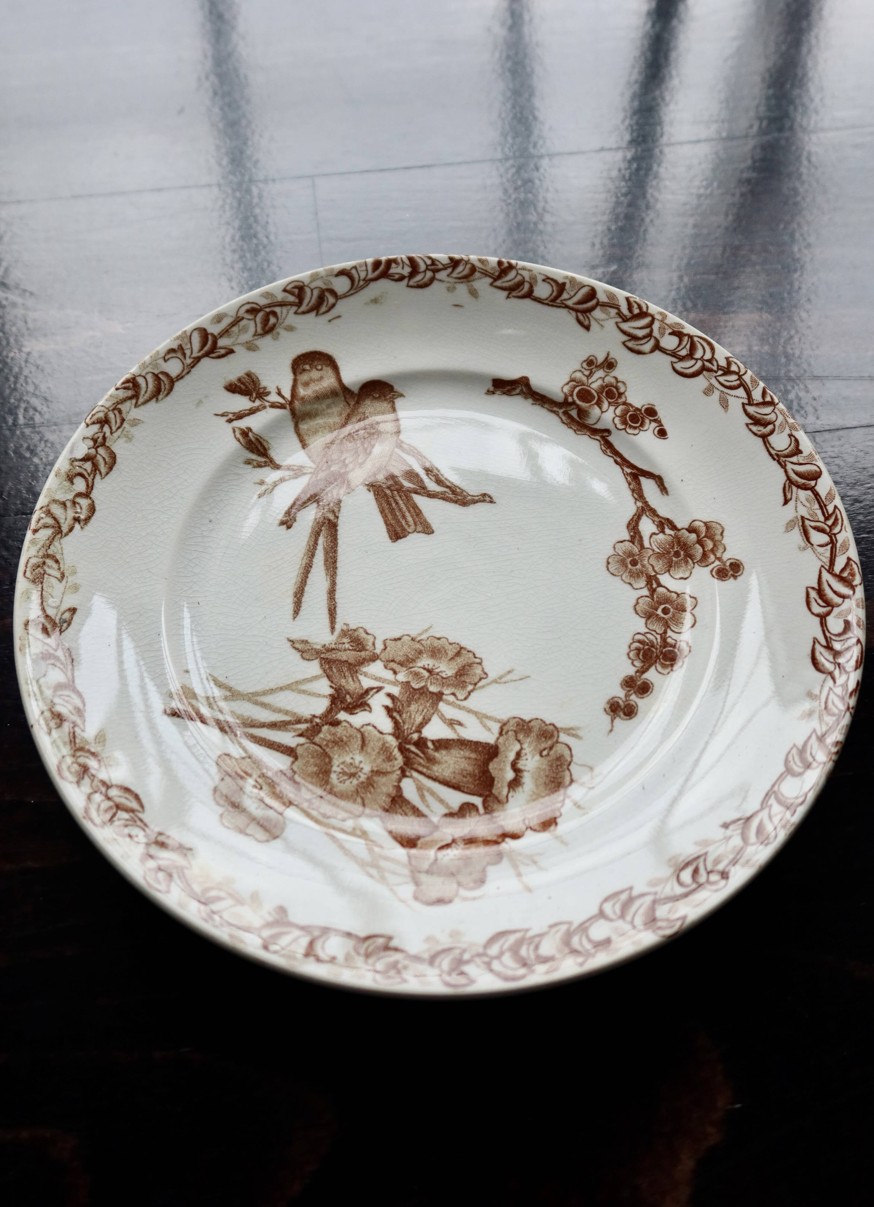 Onnaing ironstone dessert plate "Fleurs Jetées" brown