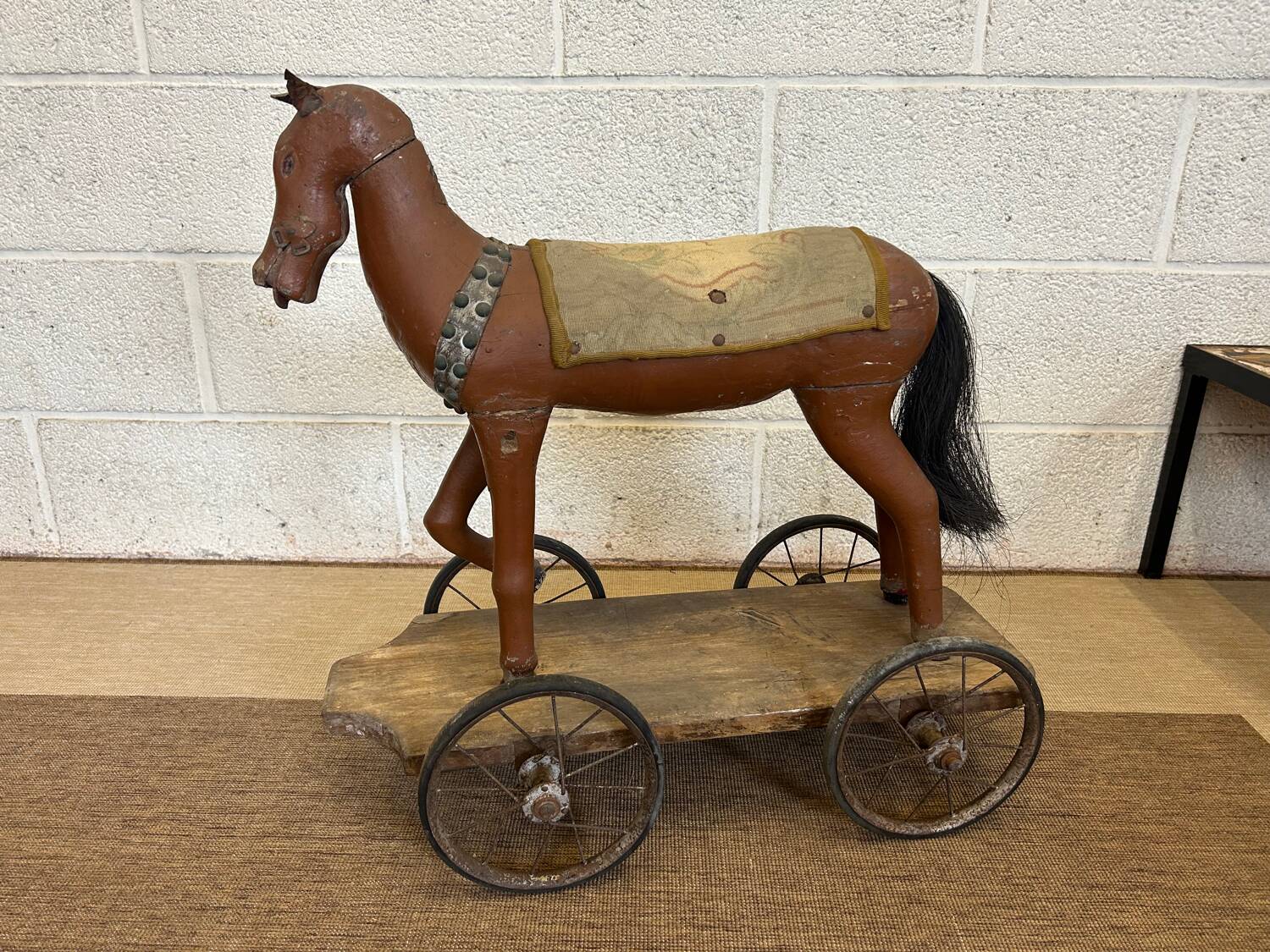 Very old pulling horse popular art