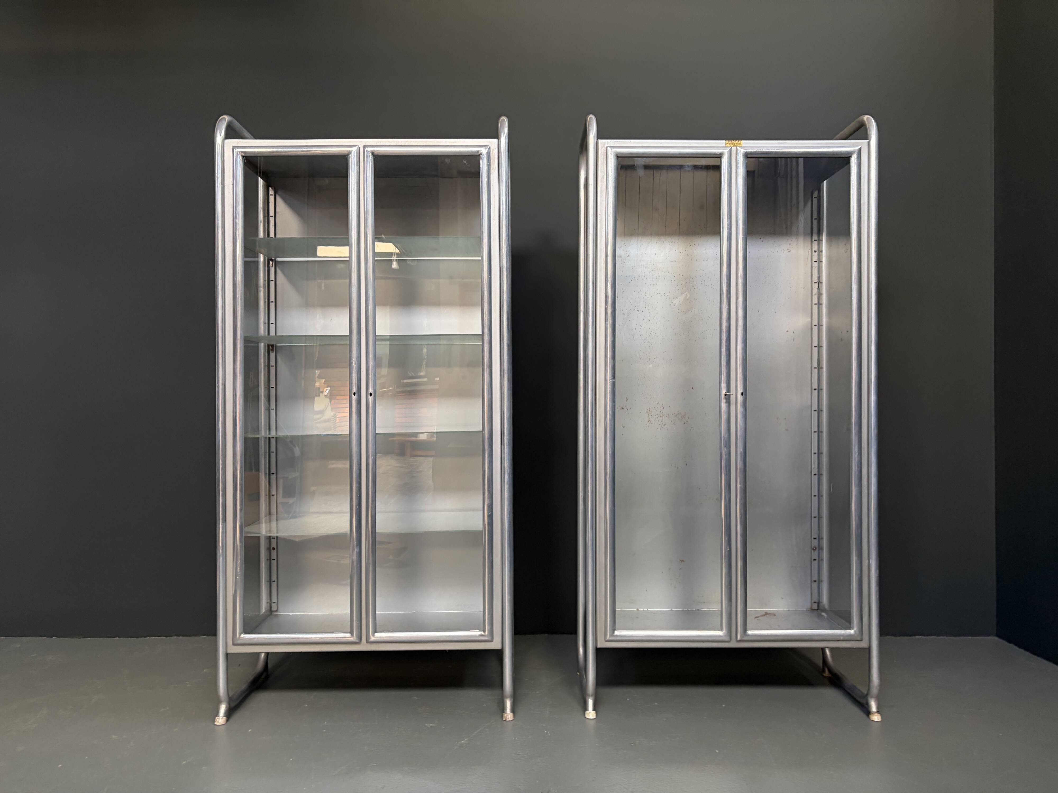 2 vitrines médicales italiennes vintage de profa - padoue