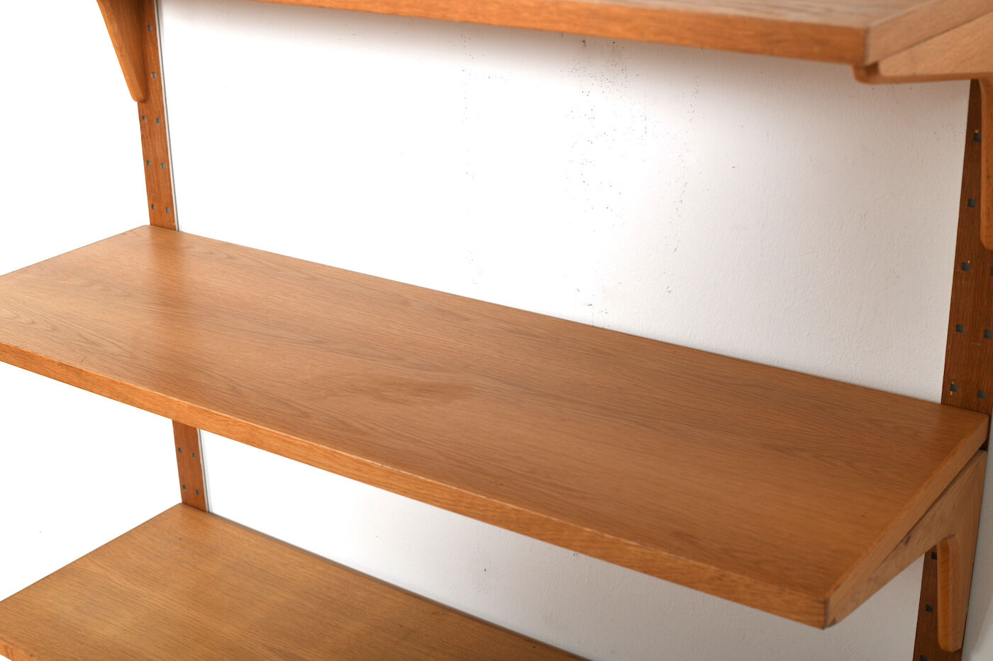 Système d’étagère en chêne danois par HG Furniture Danemark Années 1960