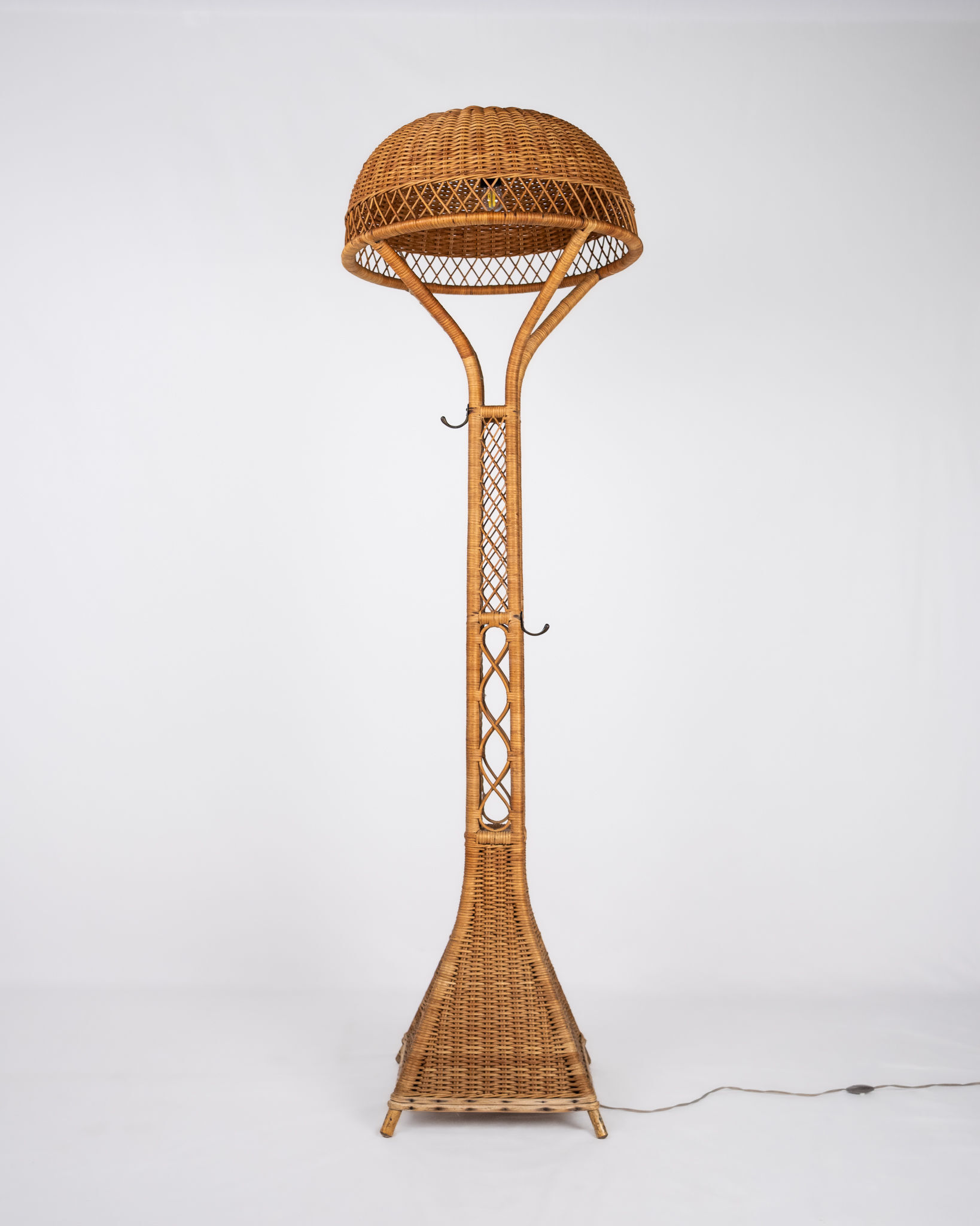 Large Italian wicker floor lamp, 1960s