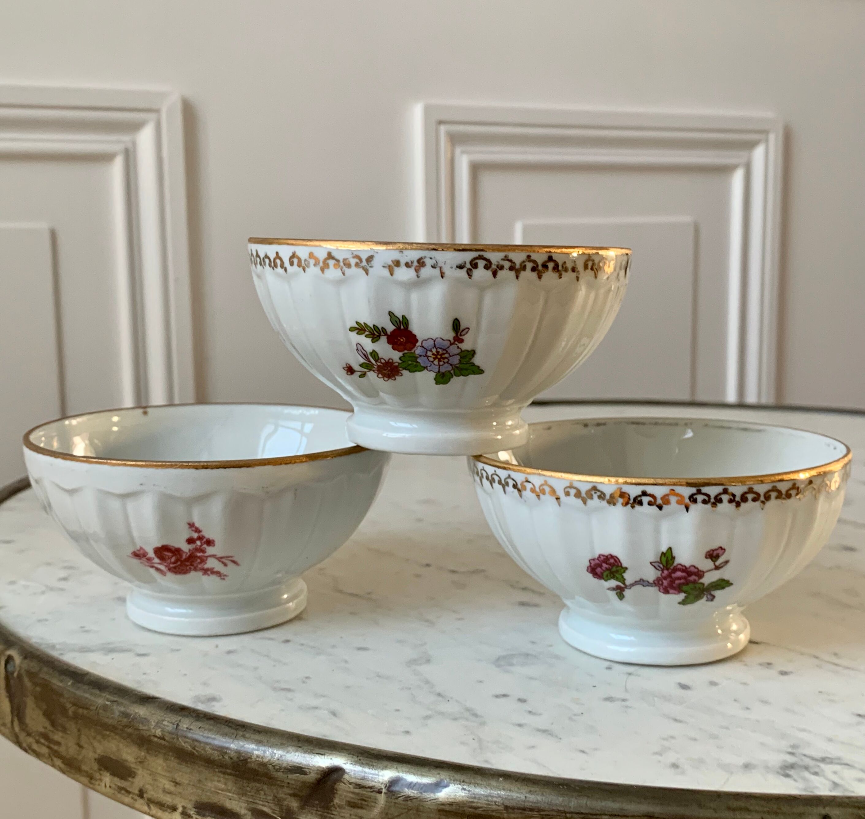 Trio de bols à fleurs en porcelaine années 50