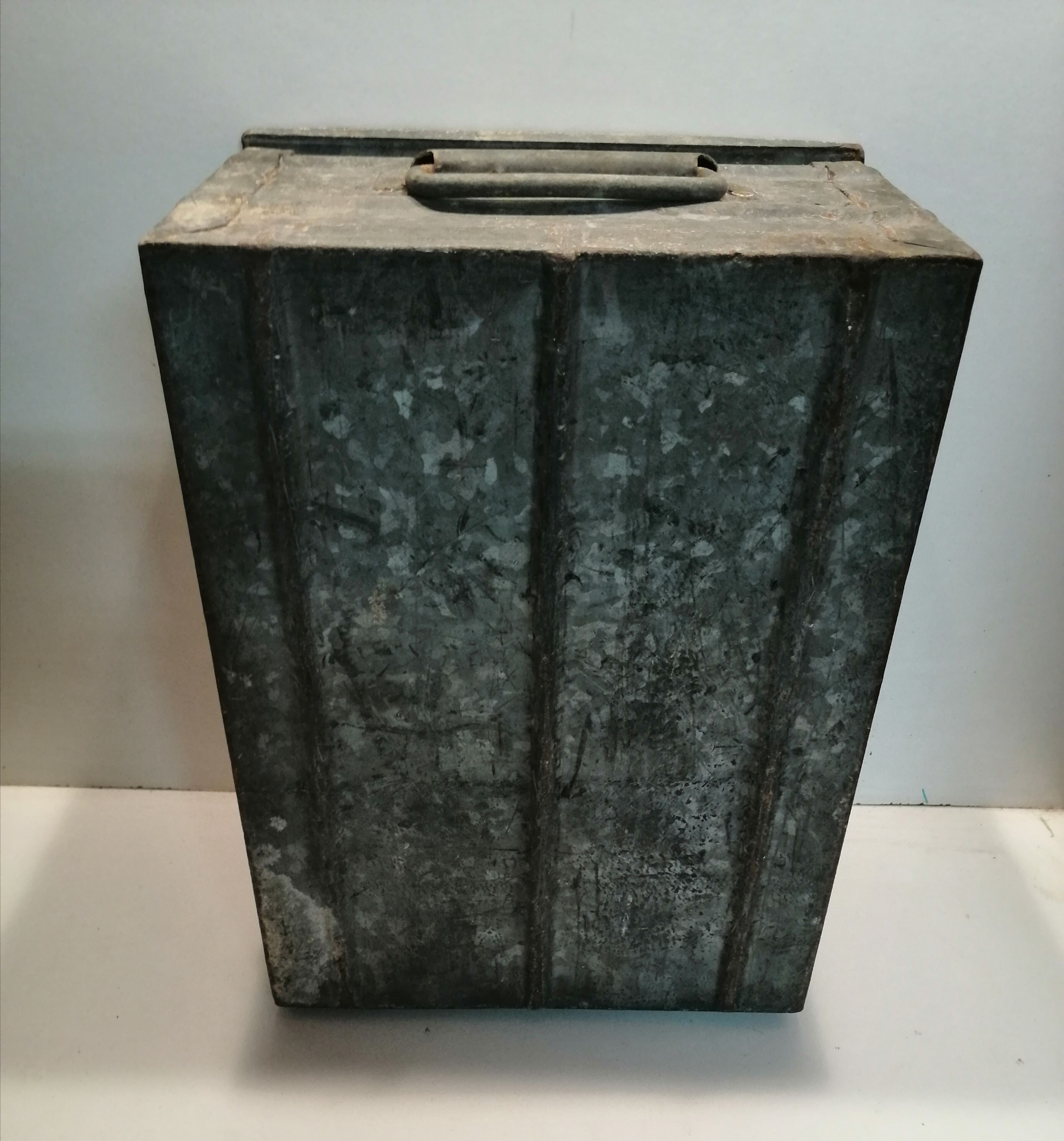 Industrial metal tray or box