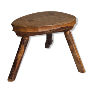 Tabouret brutaliste tripode en bois massif Art-populaire