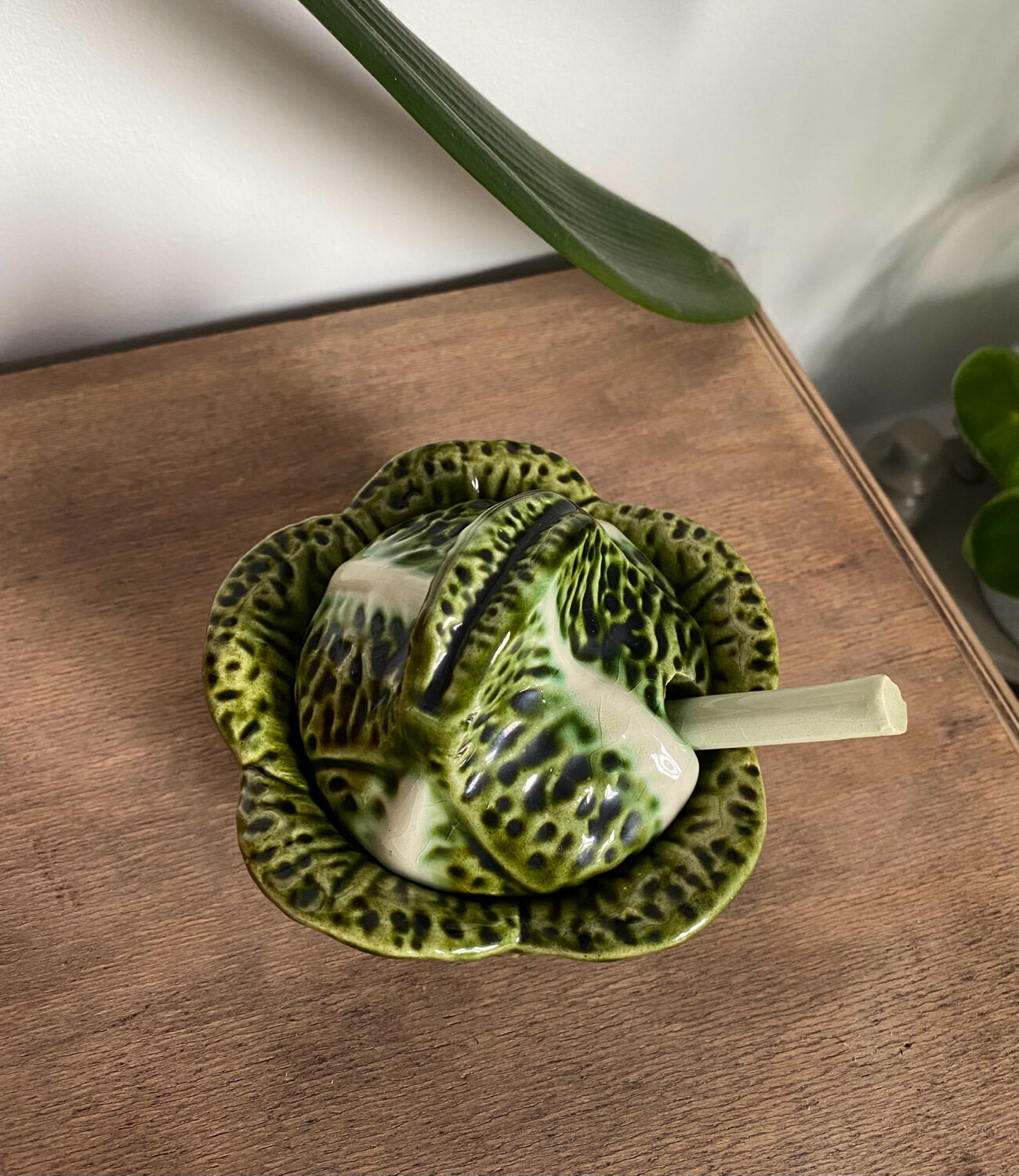 Slurry gravy boat with its spoon