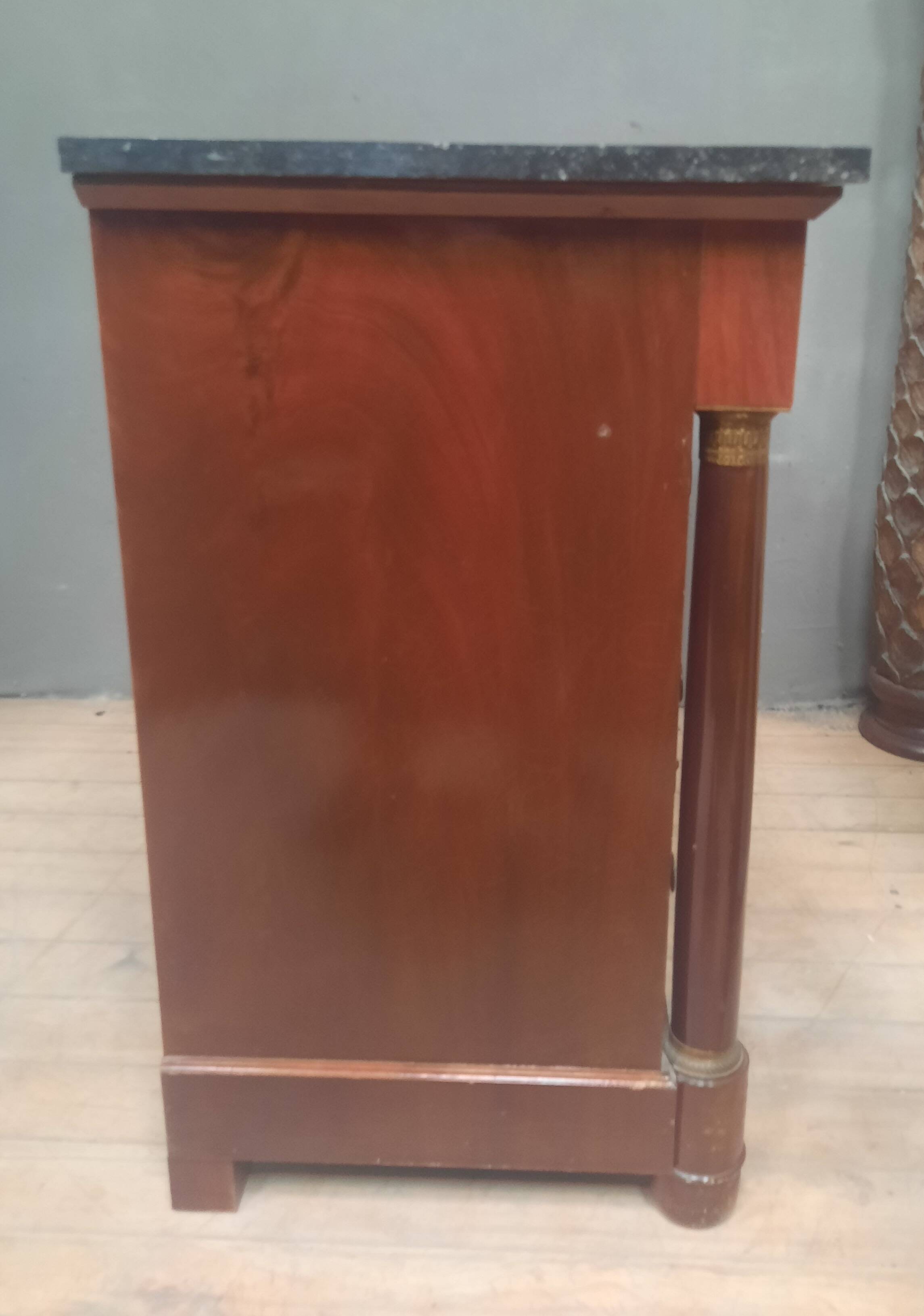 Commode en acajou style empire