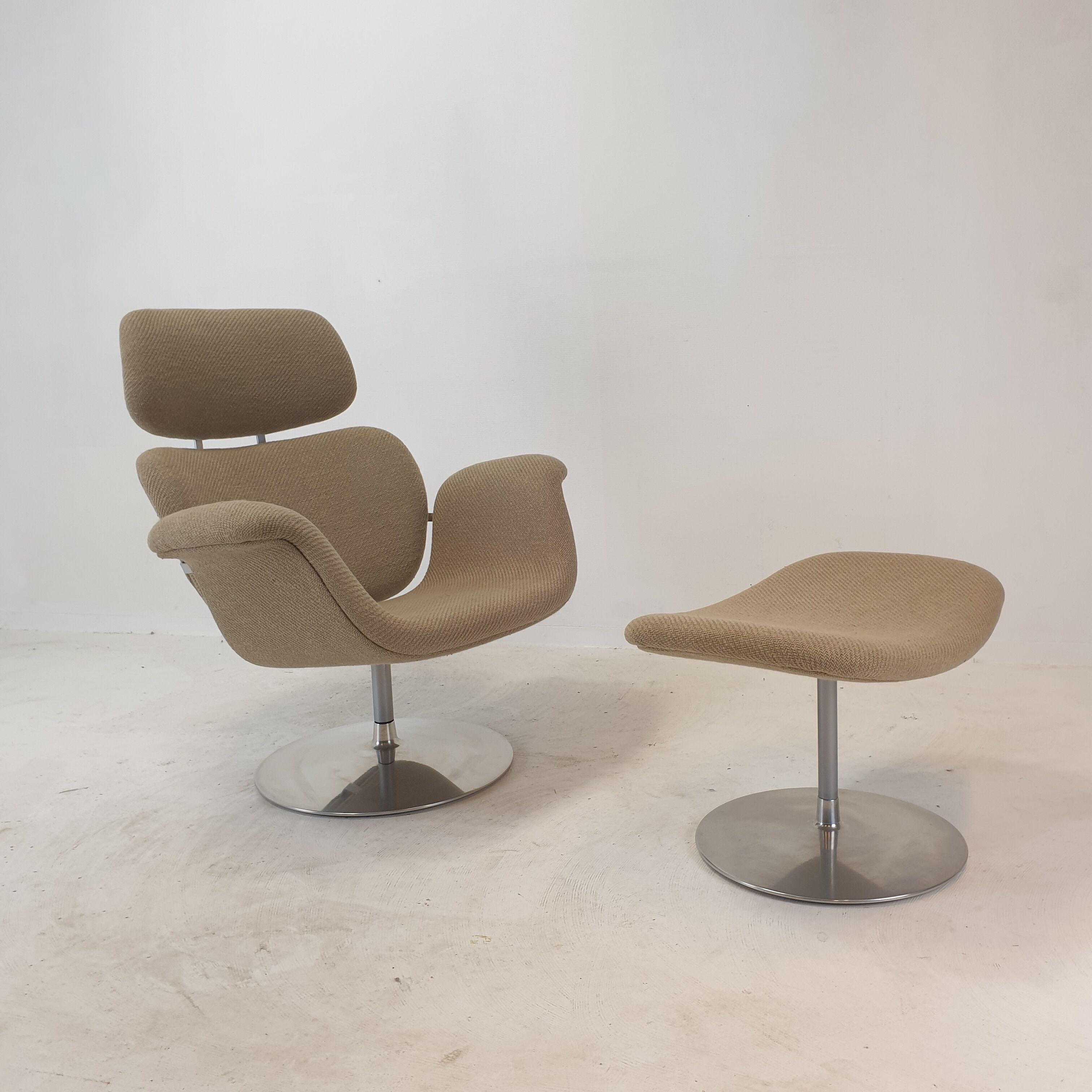 Big Tulip Chair and Ottoman by Pierre Paulin for Artifort, 1980s