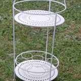 Serving table 1970
