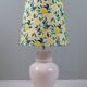 Lampe vintage en céramique blanche avec abat-jour citron, sur mesure