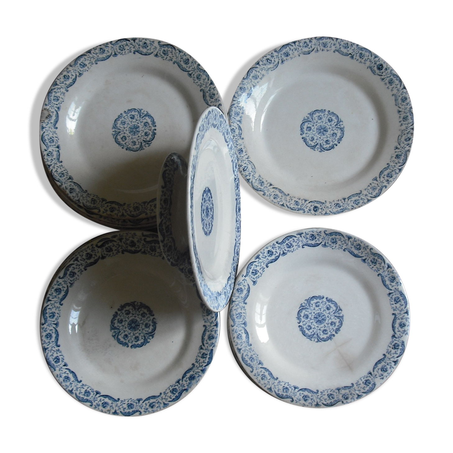 15 Gien porcelain plates and 1 cake dish on foot