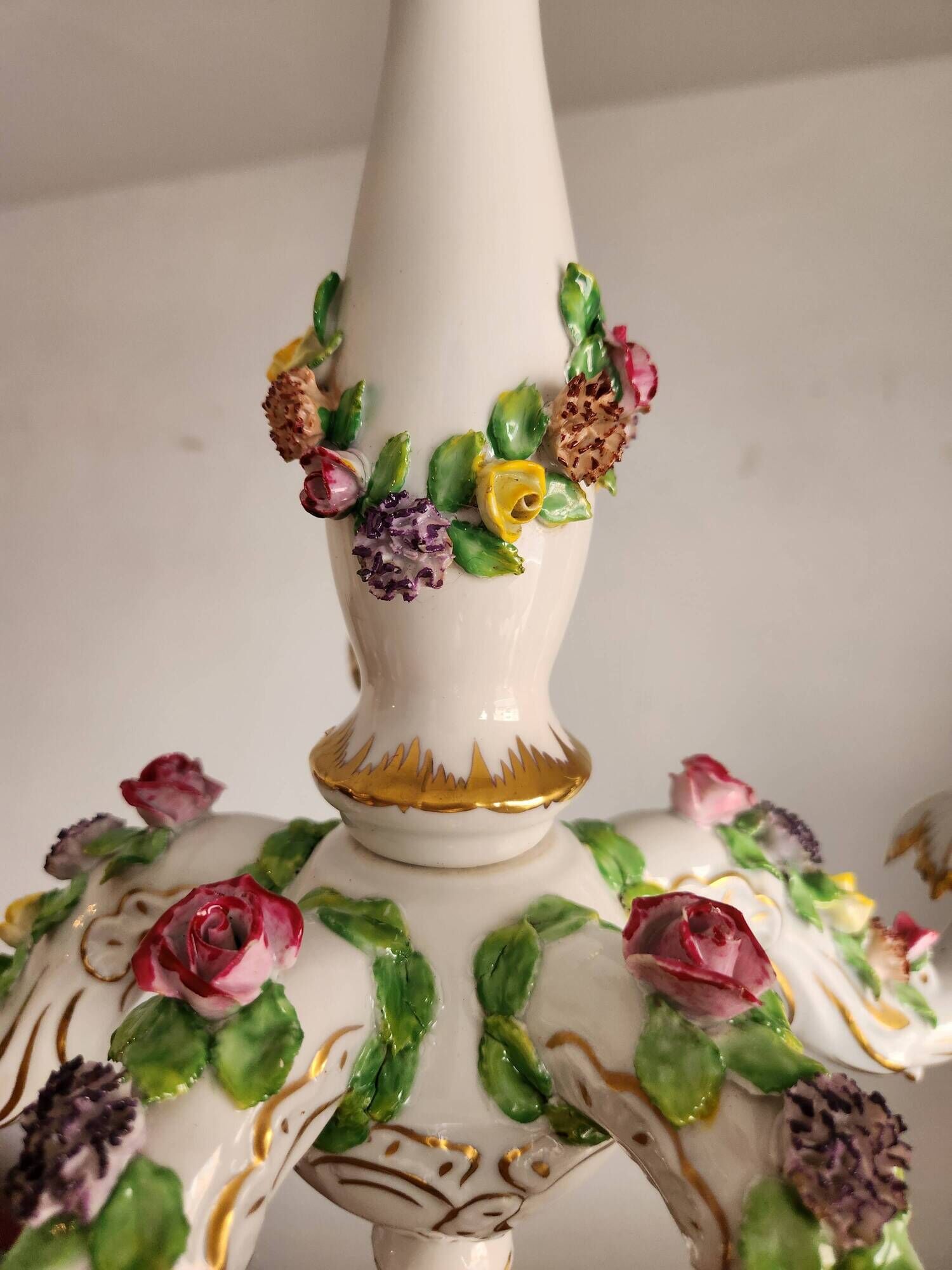 Handgeformt vergoldet vintage Porzellan Kronleuchter Capodimonte 1960er