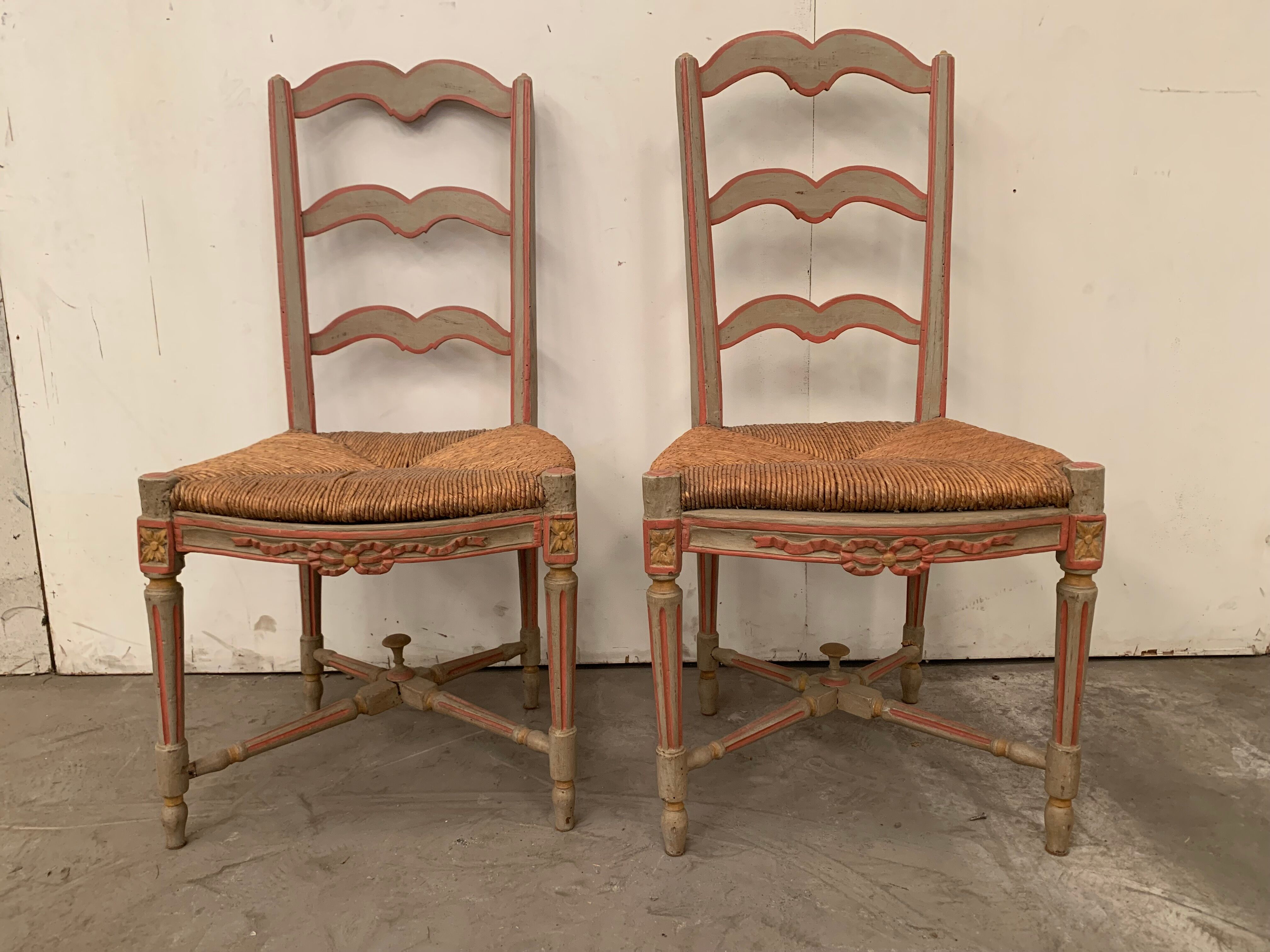 Paire de chaises Provençale en hêtre patiné XX siècle
