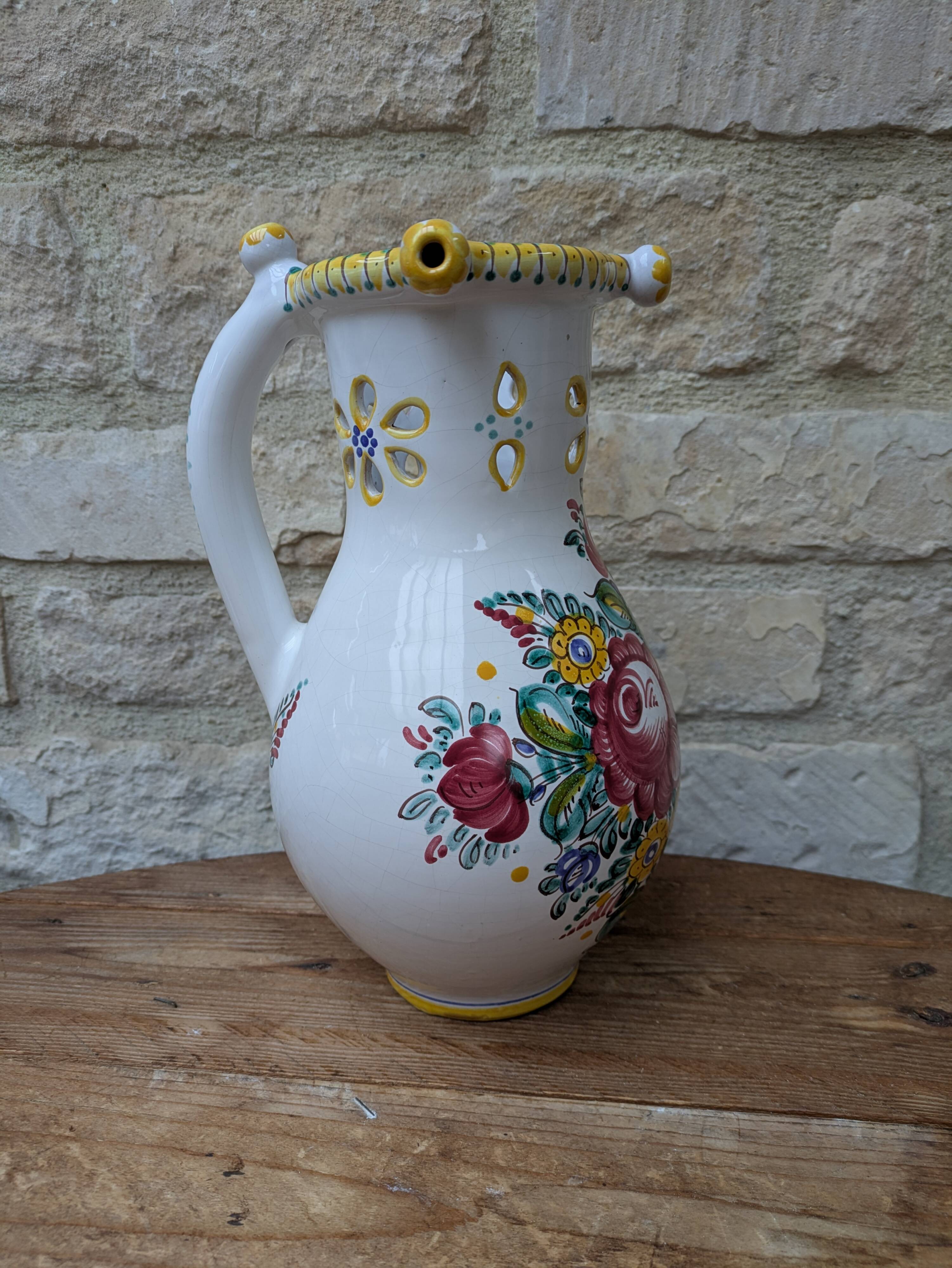 Ancien vase en terre cuite décor bouquet de fleur fait main