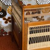 Lit enfant en osier vintage 1960