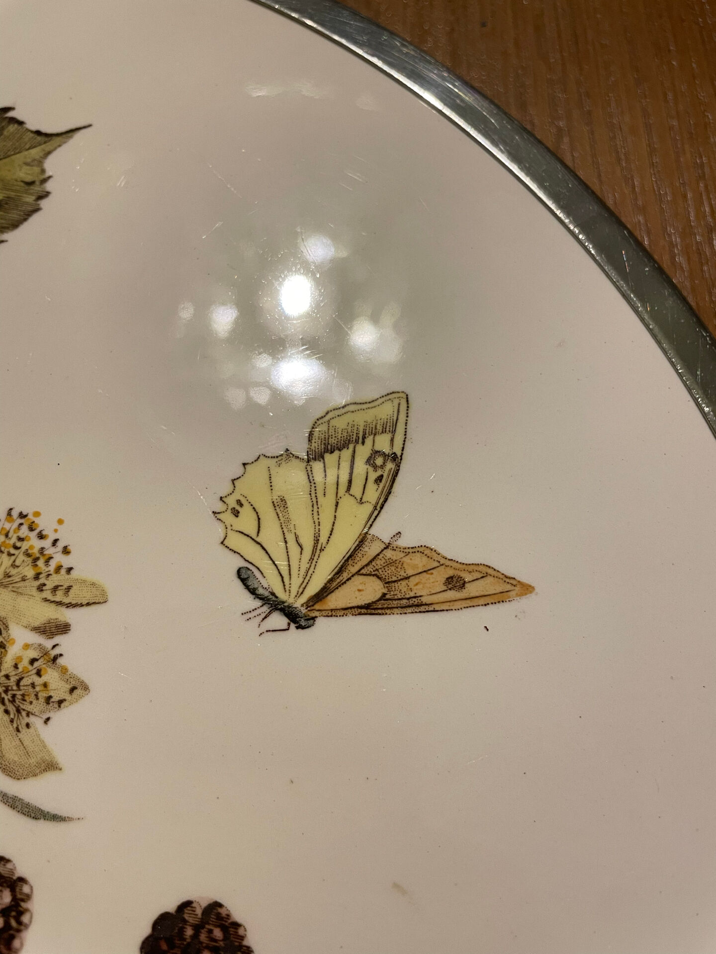 Polychrome ceramic plateau in iron clay