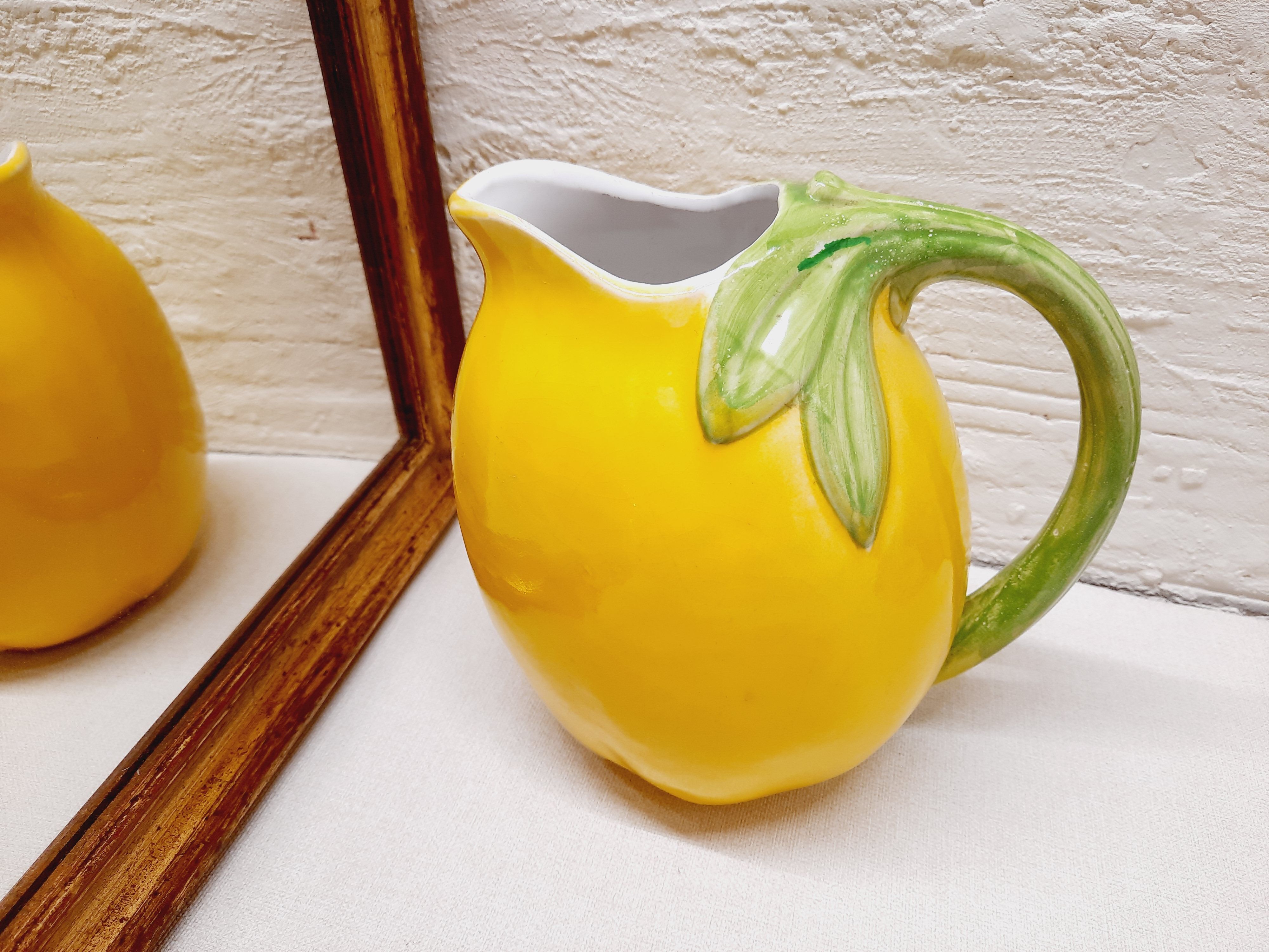 Lemon pitcher