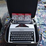 Machine à écrire olympia vintage années 60