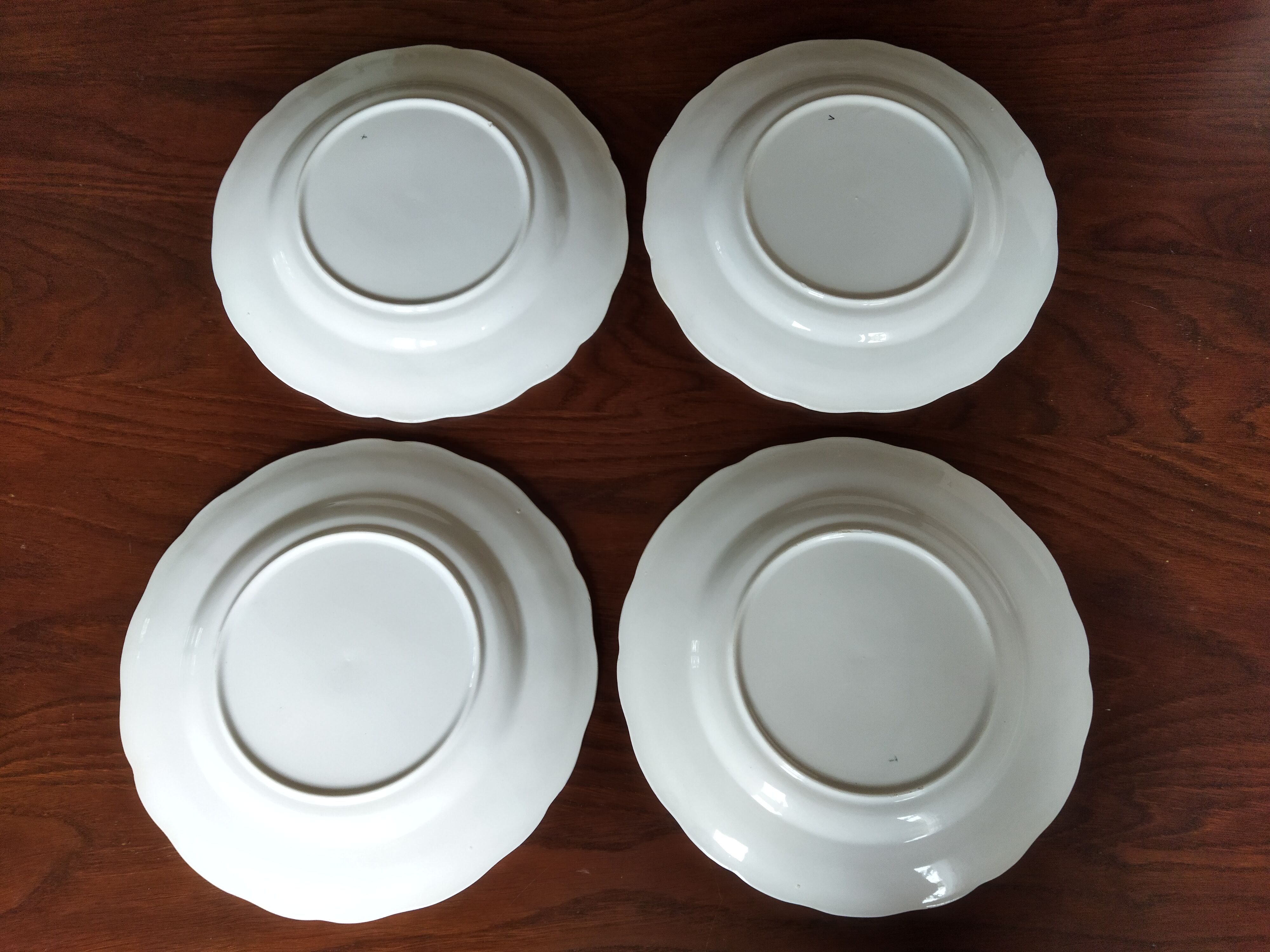 4 blue & white English style dinner plates