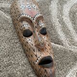 Masque tribal africain décor sculpté à la main en bois