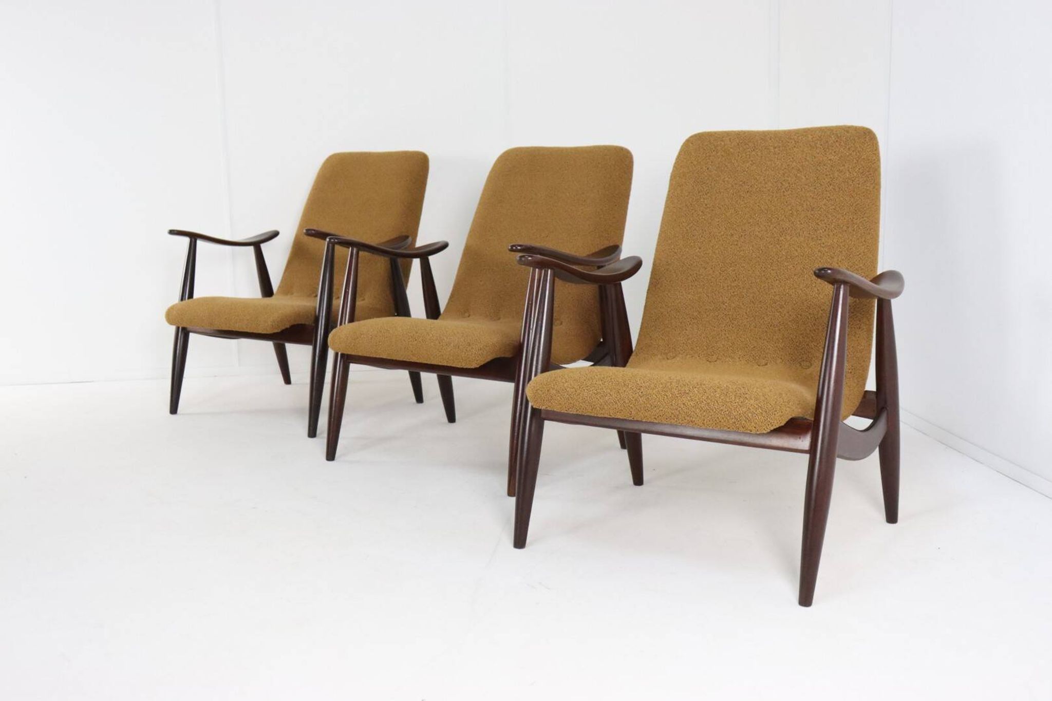 Armchair 'Popkensburg' Attr. Louis van Teeffelen for Wébé | 3 pieces in sto