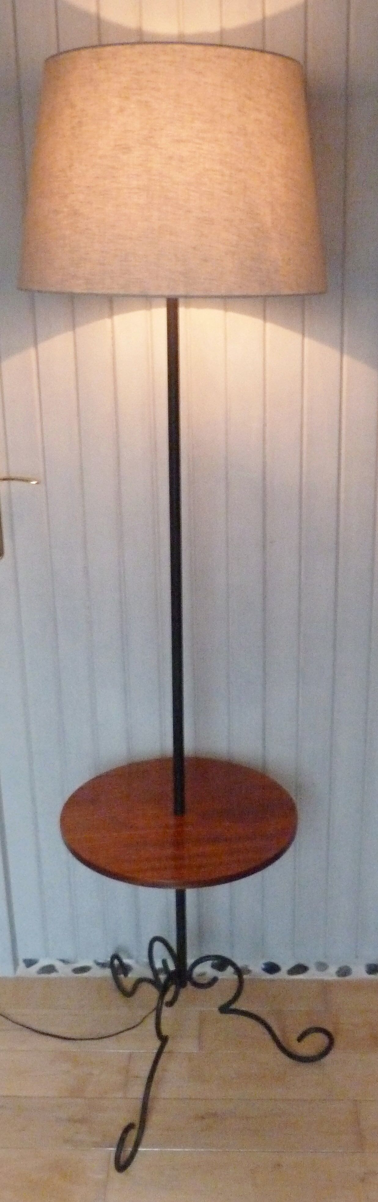 Lampadaire tripode