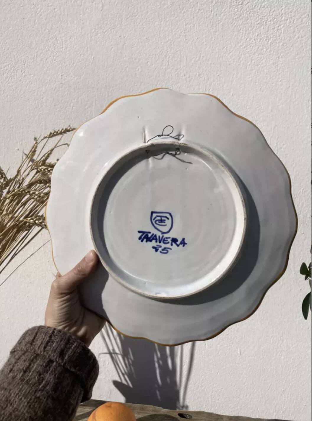 Decorative wall flower plate