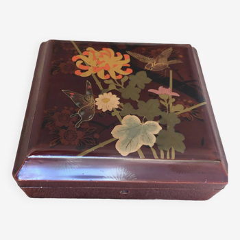 Coffret /boïte à bijoux ancienne en bois laqué à décor de papillon ,oiseau et fleur . chine,japon