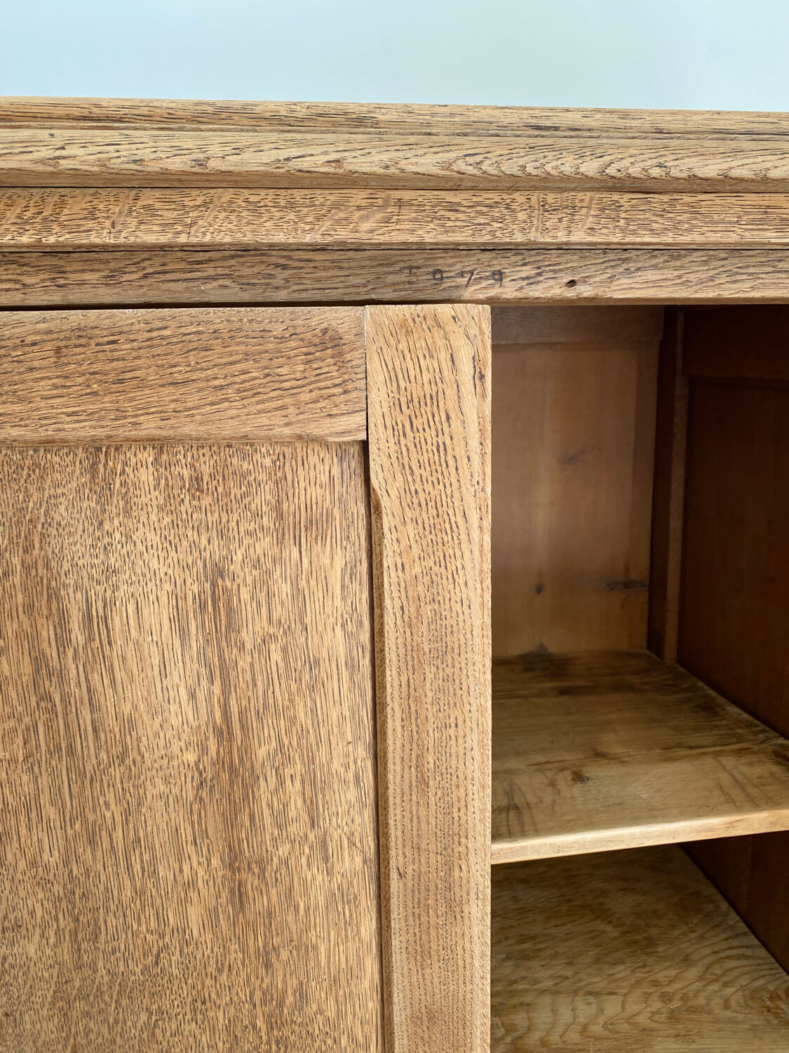 Storage cabinet