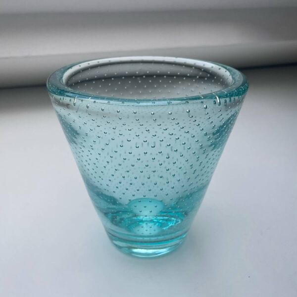Vase en verre bullé