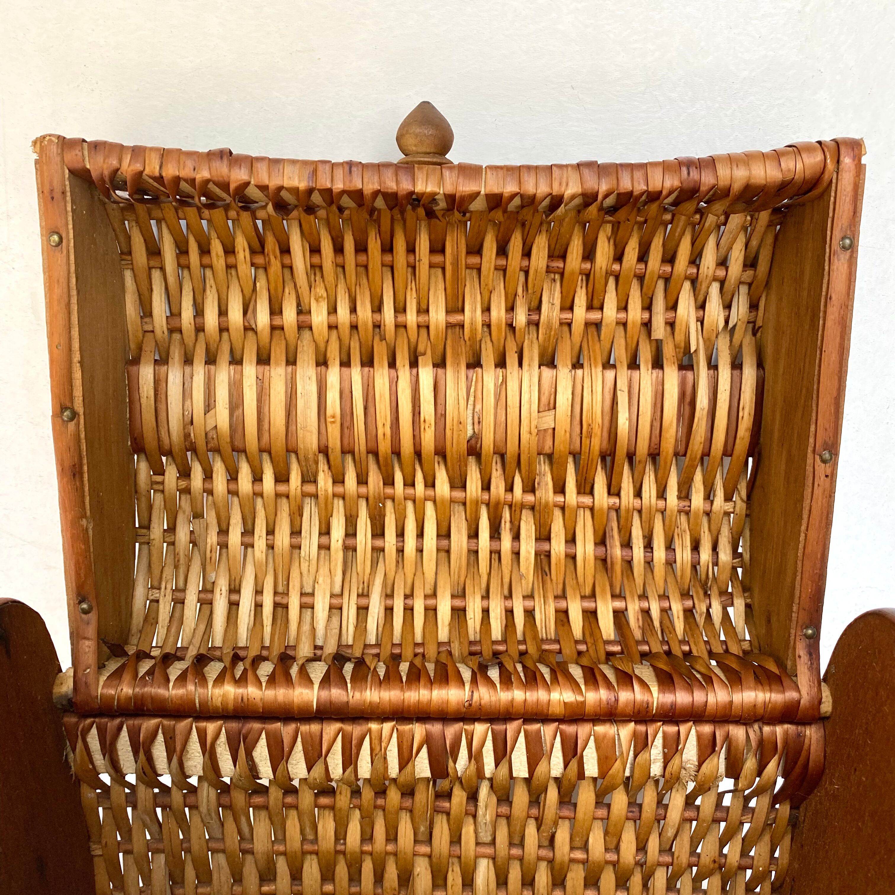 Vintage wicker basket handbag