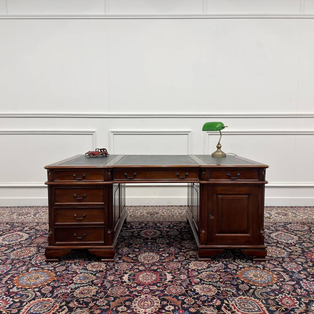 Classic English Partnerdesk Desk